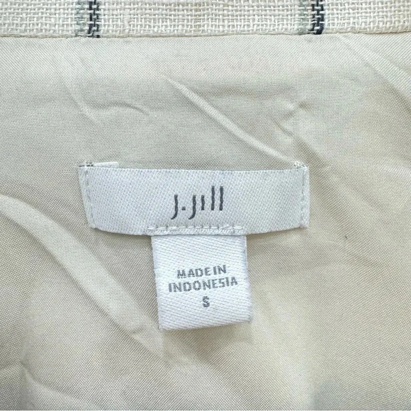 J. Jill Linen Blend Pinstripe Blazer, Size Small but can fit larger - Picture 4 of 7